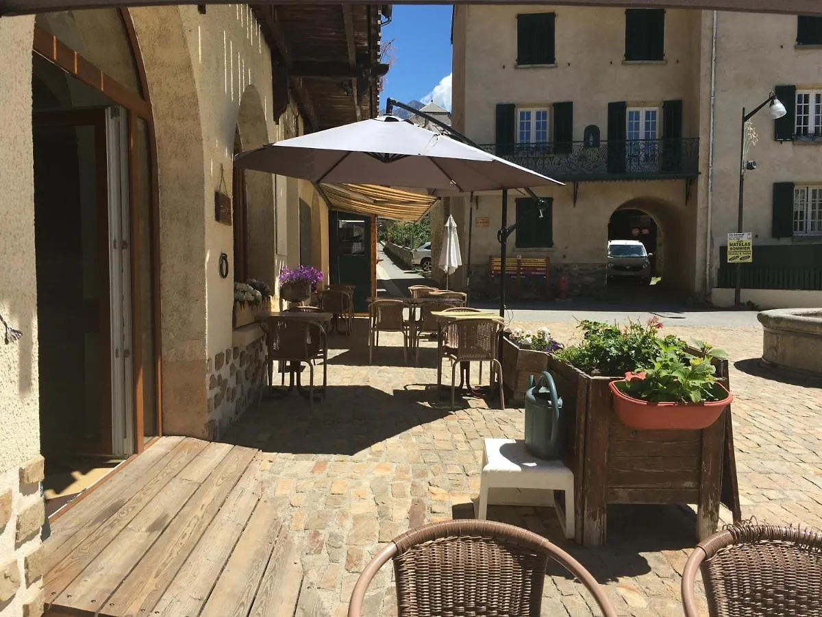 Bed And Breakfast A L'Auberge Villar-dʼArène France